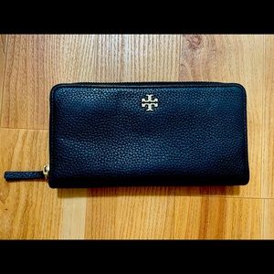Tory Burch wallet